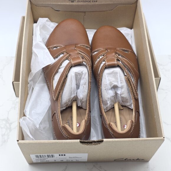 Clarks Appley Strap Shoes Womens 9 M Tan Leather Closed Sandal Sneaker Comfort - Picture 13 of 13